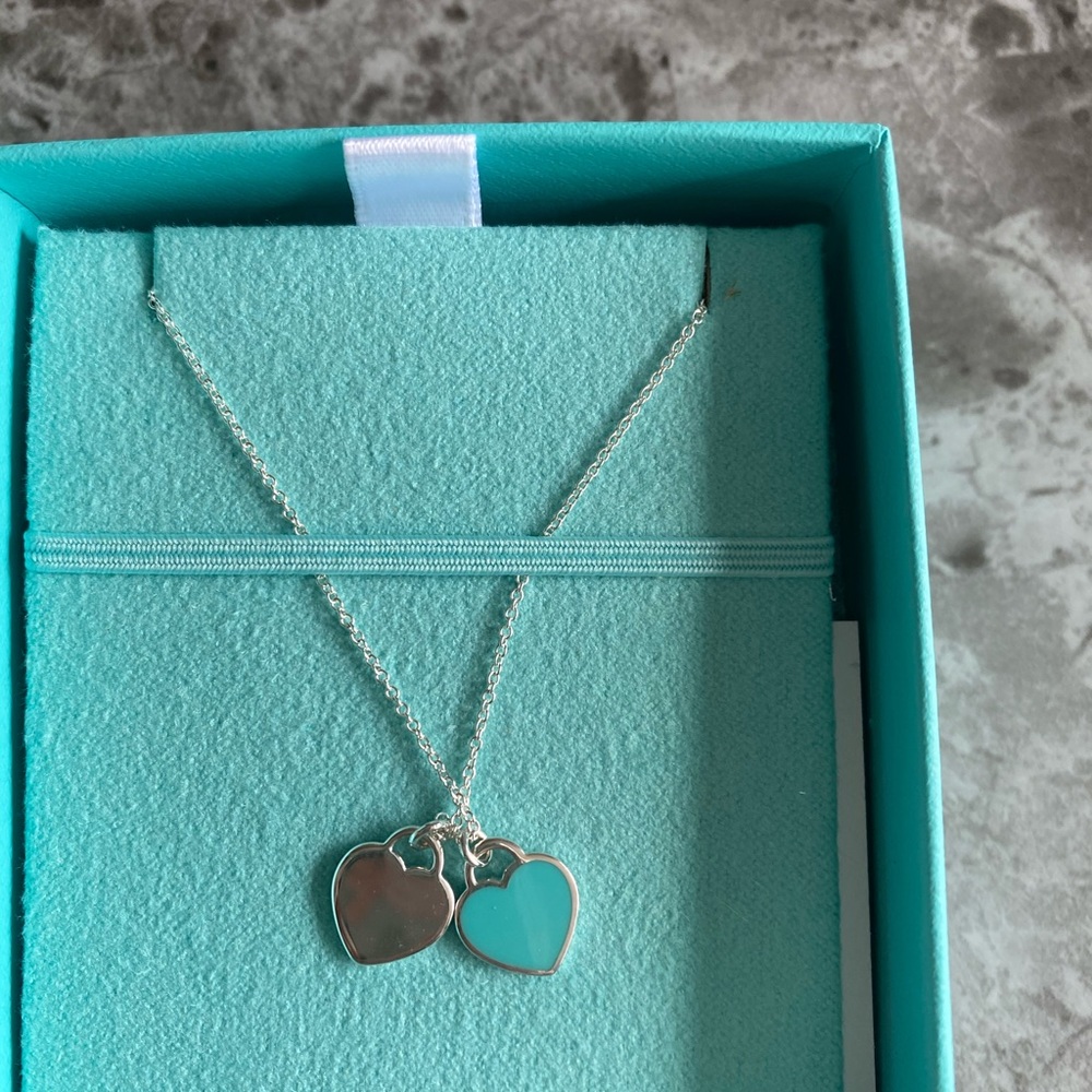 Tiffany Necklace includes box, pouch and bag